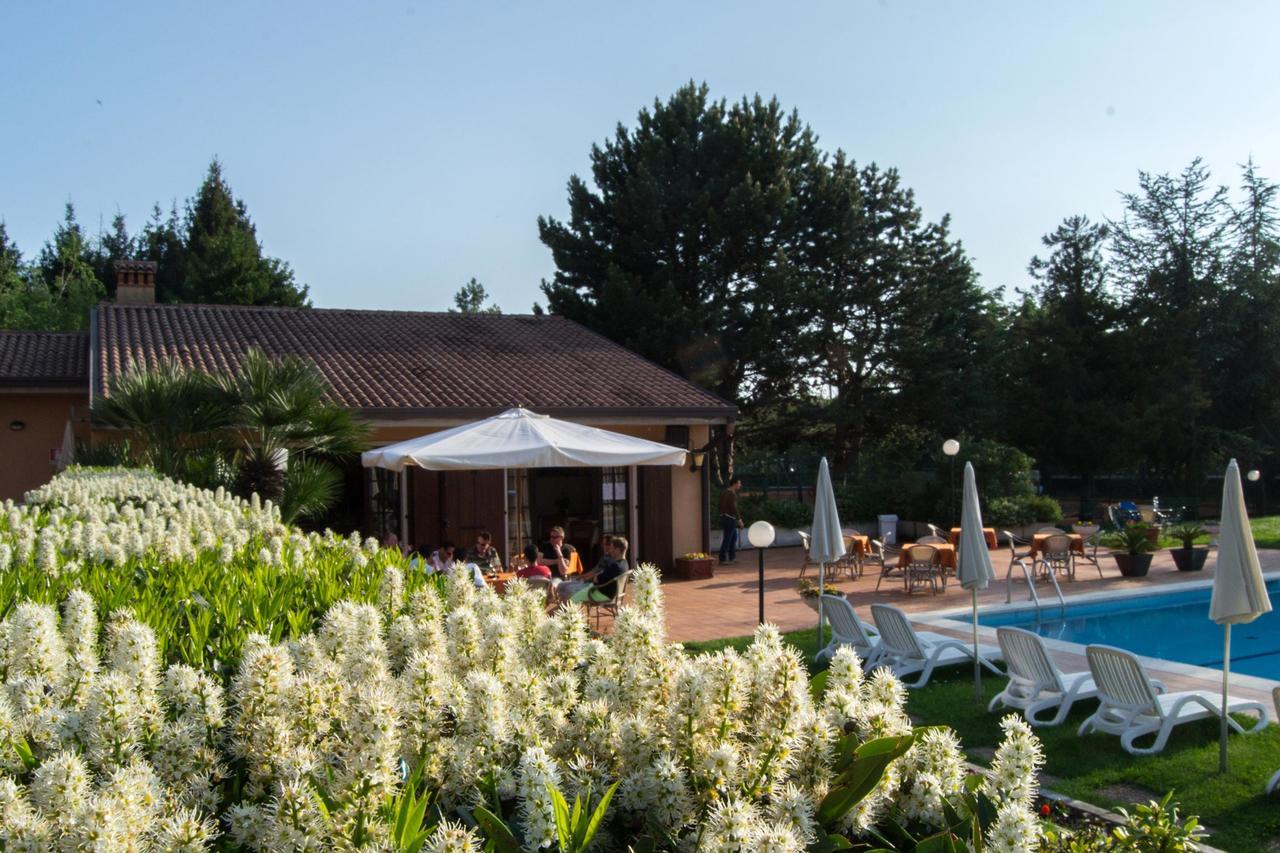 Residence Liana Albisano ตอร์รีเดลเบนาโก ภายนอก รูปภาพ